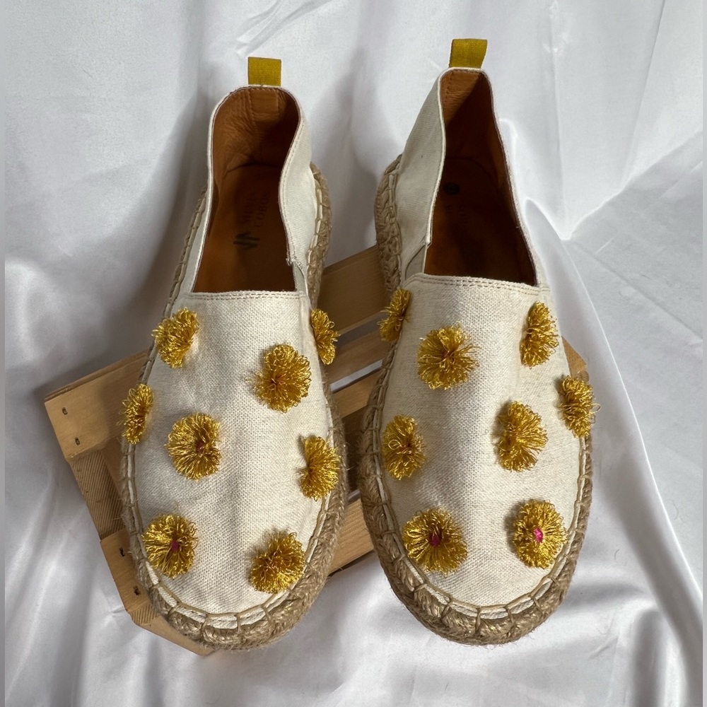 Silvia Cobis Soil Mocasines Leather Flat Espadrilles Women’s Cream/Gold Pom Poms
